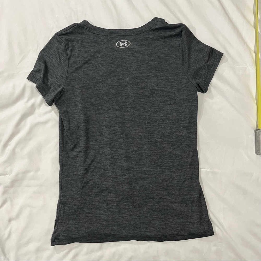 Under Armour Lot of 2 Loose Heatgear Size M Medium T-Shirts NWT-Pink & Gray - Picture 14 of 14